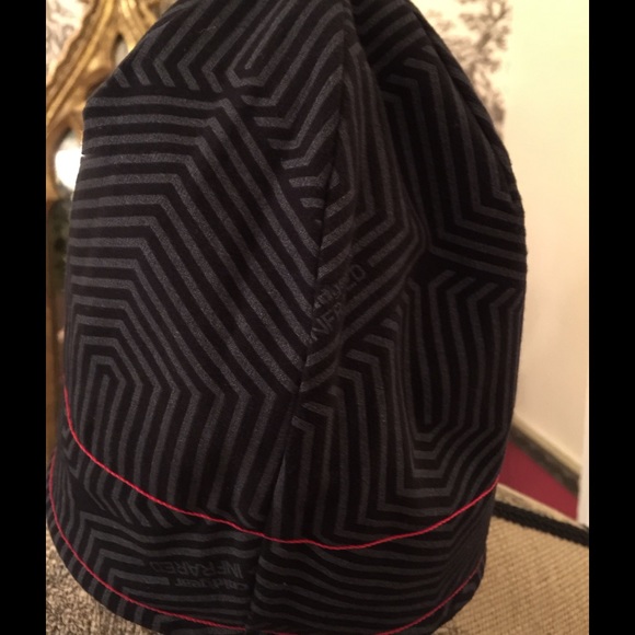 💥💥SOLD SOLD SOLD💥💥Under Armour beanie RED - Picture 3 of 3