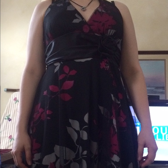 Black flower dress!! NWT