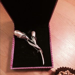 Brooch !! Fashion! 20$ just !