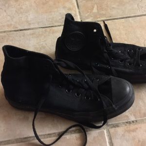 Hightop black all-star Converse