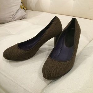 Boden brown herringbone pumps
