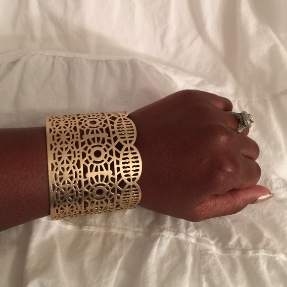 Large Frosted Gold-tone Cuff - Picture 2 of 4