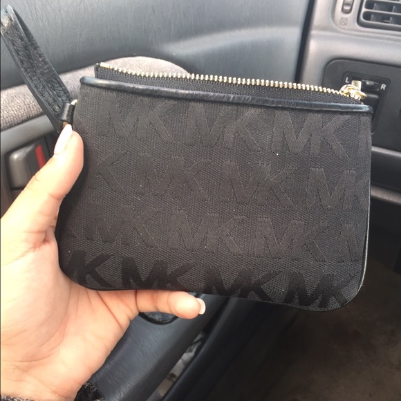 Michael kors wrislet