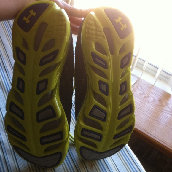 Running shoes! - Picture 3 of 4