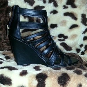 Express Wedges