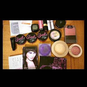 ♧CLEAROUT TODAY♧ Urban Decay makeup bundle