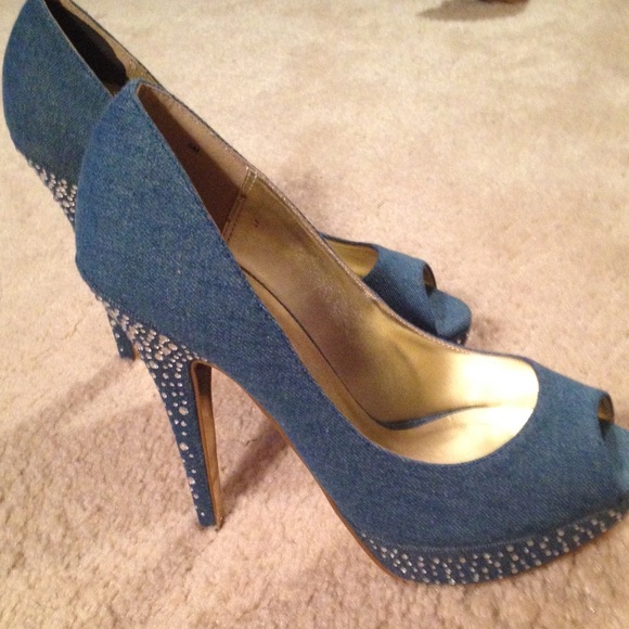 Denim Mariah Carey stilettos - Picture 2 of 3