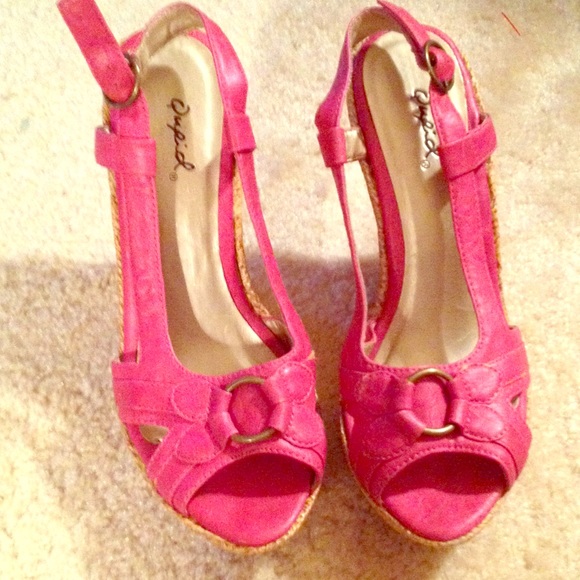 Pink wedges