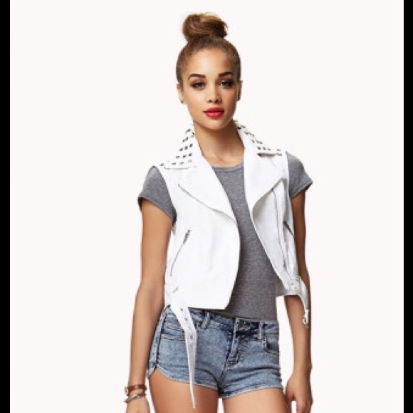 NWT Forever 21 rockstud white vest