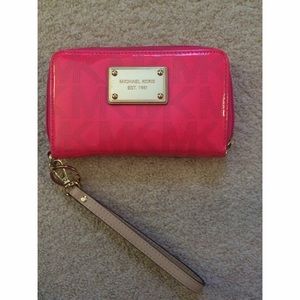Michael Kors wristlet