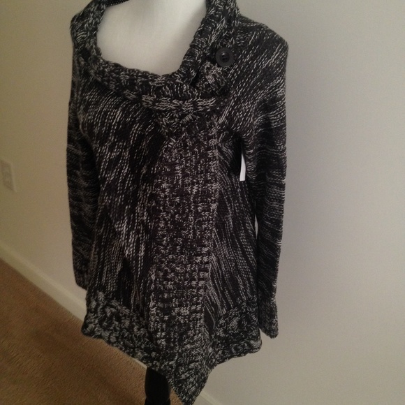 Thick black and white sweater - Picture 4 of 5