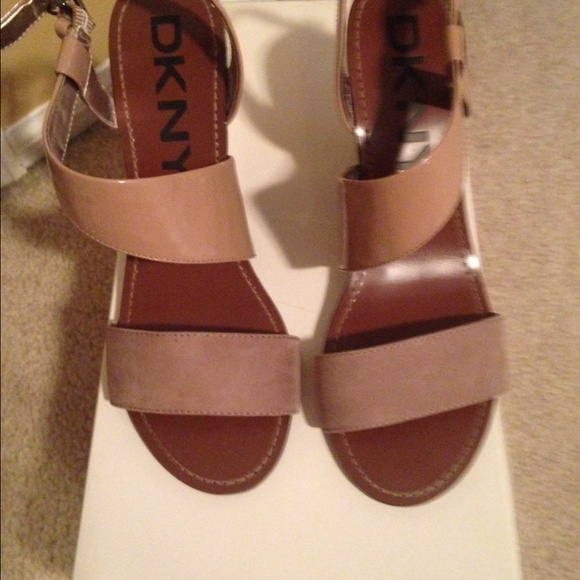 Dkny wedges