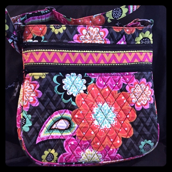 💯 Authentic Vera Bradley Triple Zip Hipster