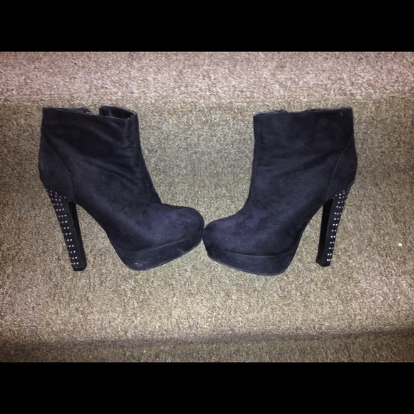 Super cute booties - Picture 1 of 3