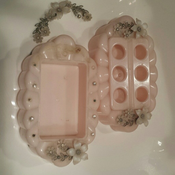 1950 or 60 vanity set