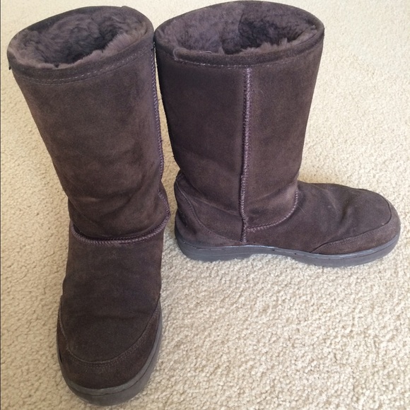 Bearpaw furry boots