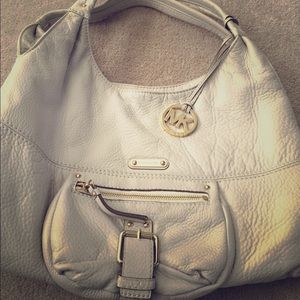 White Michael kors purse---great condition!