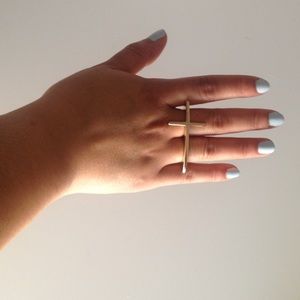 Two-Finger Cross Ring