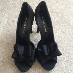 Michael Satin Bow Heels