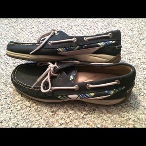 Navy Blue Sperry boat shoes