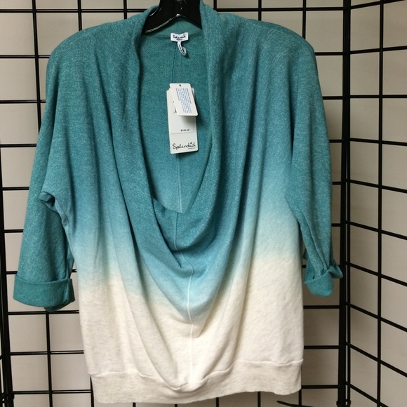 Mid sleeve shirt.