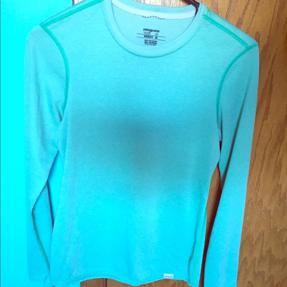 Mint green Patagonia thermal top