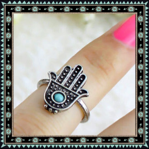 Jewelry - Beautiful turquoise statement ring.