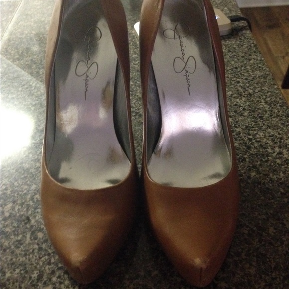 Jessica Simpson pump.