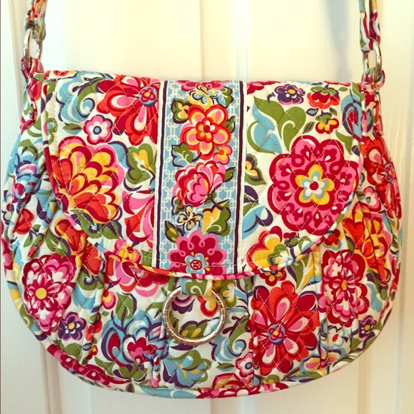 Vera Bradley Handbags - Vera Bradley cross body bag.