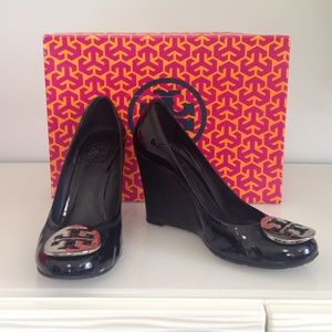 Patent leather Tory Burch Sophie wedge heels