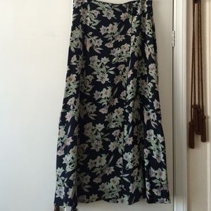 Skirt;  Elegant Silk fabric.