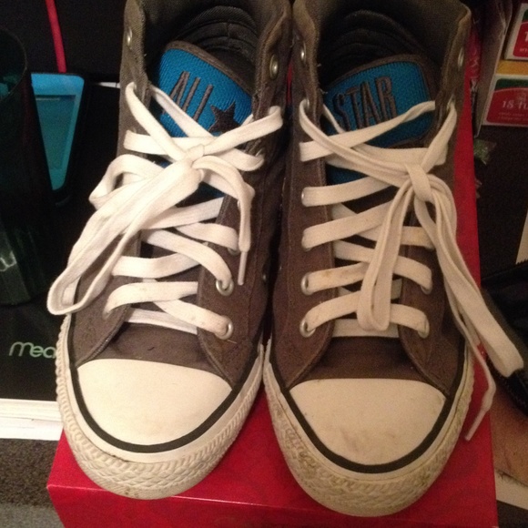 Blue and grey converse (6 in boys)