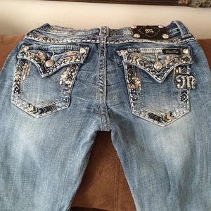 Miss Me straight size 28