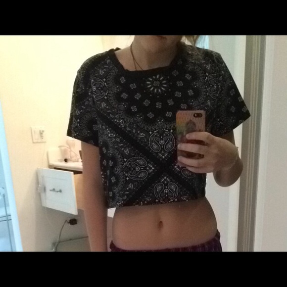 Handkerchief black crop tshirt
