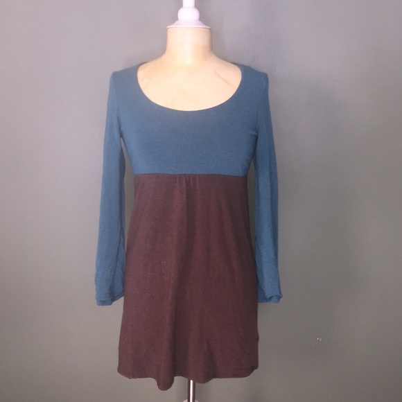 Long sleeve blue and brown dress'