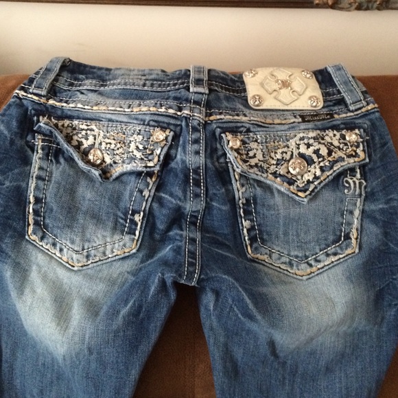 Sold @kaileajayne Miss Me size 27/A&F Size 4