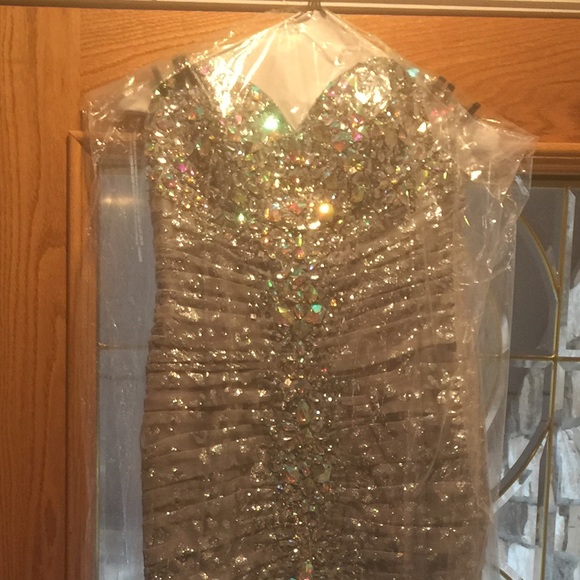Jovani mermaid prom dress!!! Size 4! - Picture 2 of 4