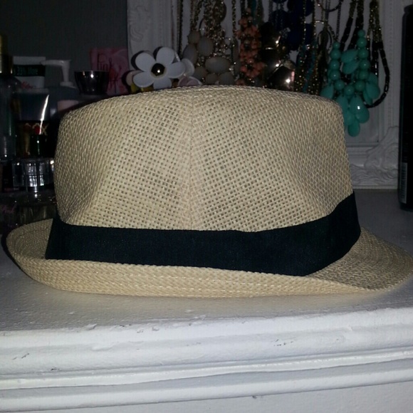 Fedora - Picture 2 of 3