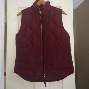 💥Jcrew burgundy puffer vest💥