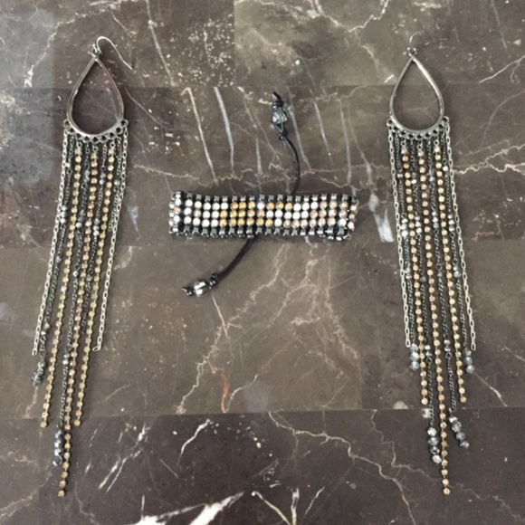 Express bracelet and earring set