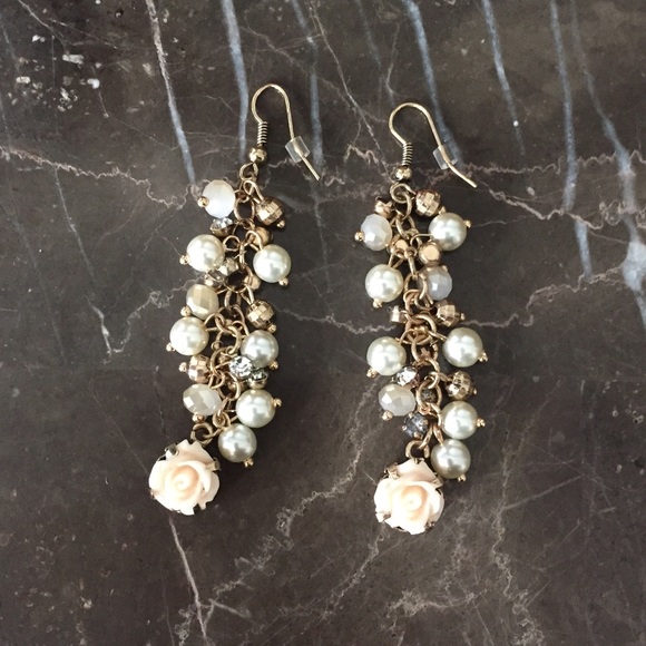 Gold/pearl/peach rose earrings