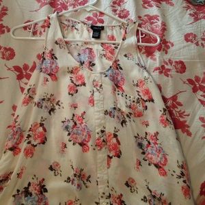 Rue21 floral pocket tee shirt
