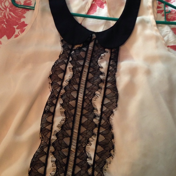 Body Central Peter Pan collar shirt - Picture 4 of 4