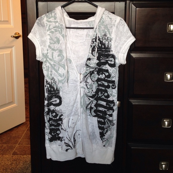 White Maurices short sleeve hoodie!  Size Large.