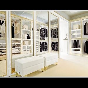#walkincloset #luxuryclosets #shopclosets #sexy