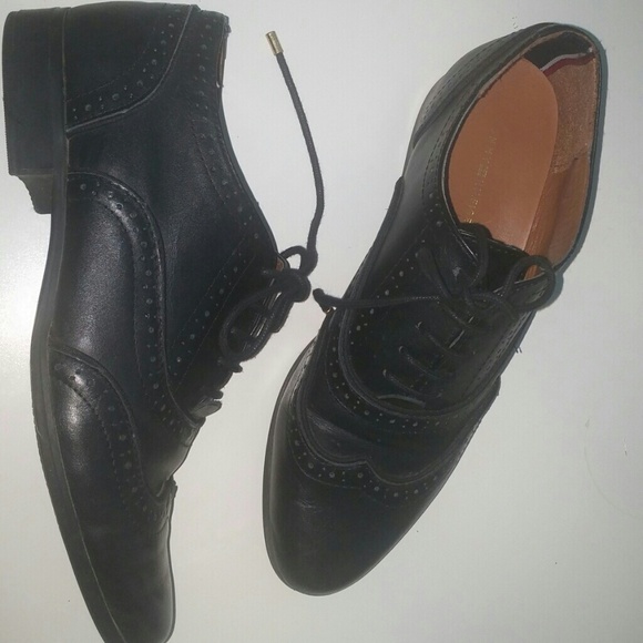 SOLD!!! Tommy Hilfiger Oxfords