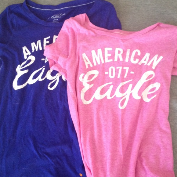 2 American Eagle Outfitters T-Shirt