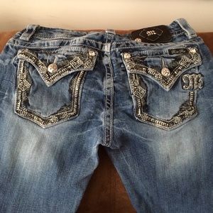 Miss Me straight size 28