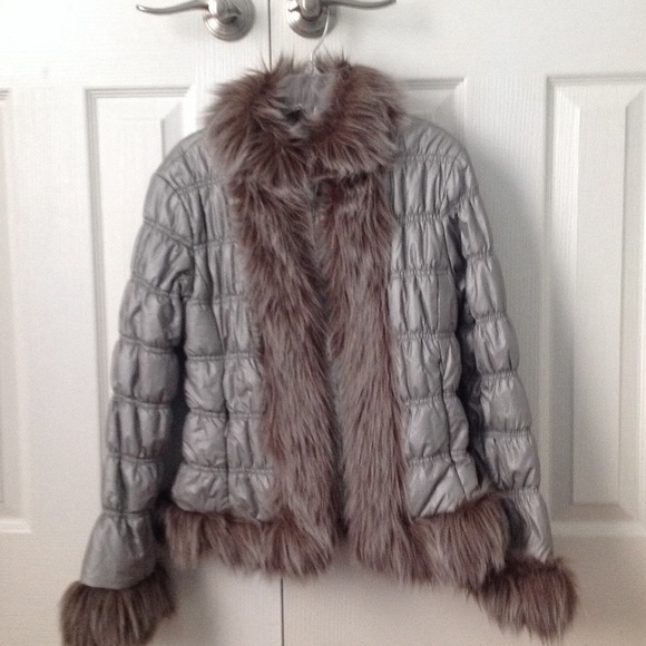 Silver INC petite medium short coat with fur trim.