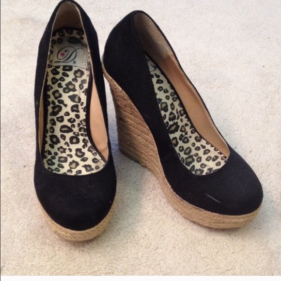 Black and Tan wedges